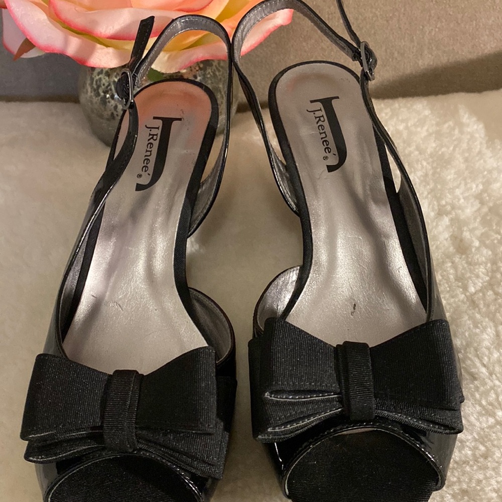 J.RENEE black patent leather sandals size 8.5